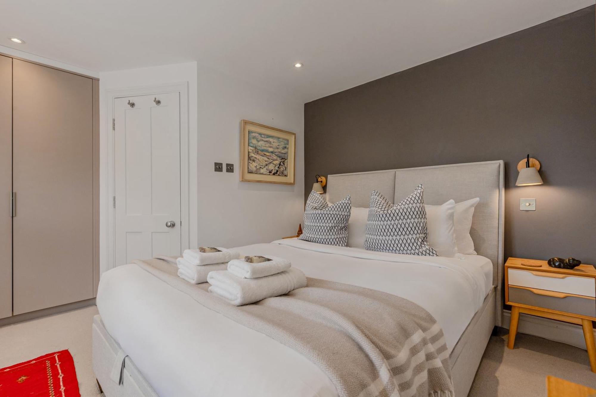 Stunning 2br Victorian Terraced Cottage, Sw London